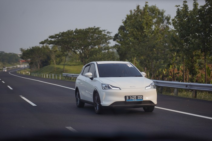 Test drive Neta V Jakarta-Semarang