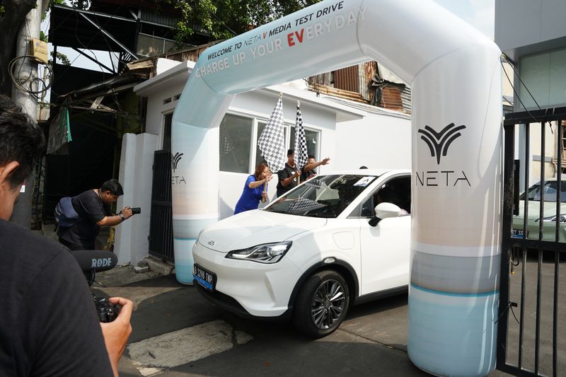 Test drive Neta V Jakarta-Semarang