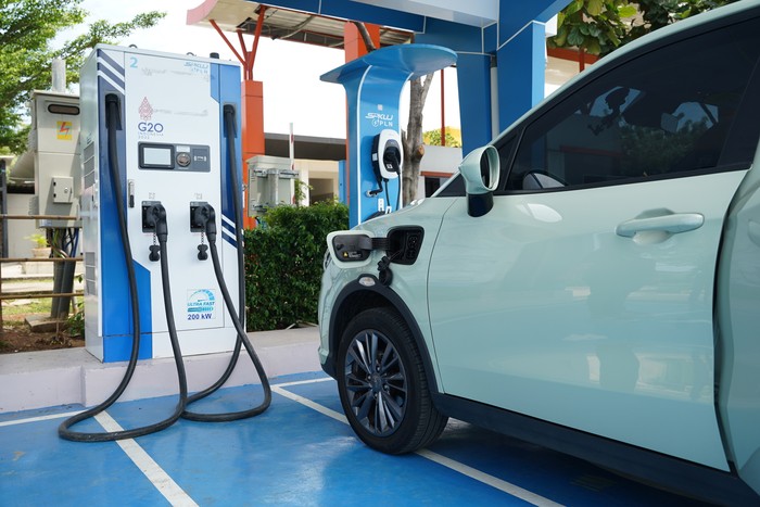 Test drive Neta V Jakarta-Semarang