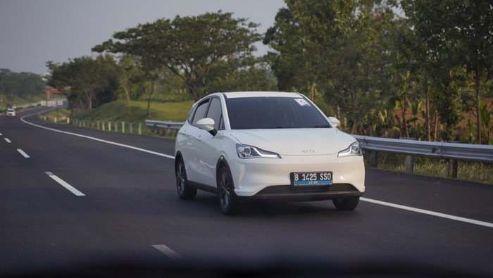 Test drive Neta V Jakarta-Semarang