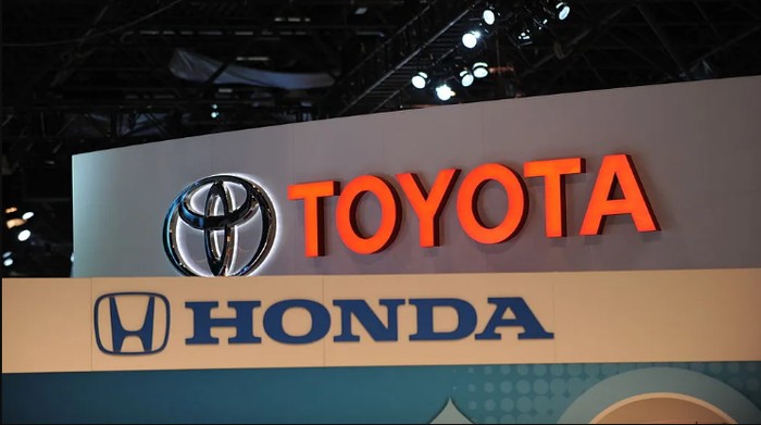 Toyota dan Honda.