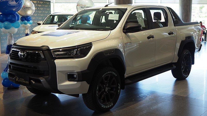 Toyota Hilux Revo D-Cab (Double Cabin).