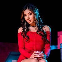 Xxlayna mengaku bekerja di gerai ayam tersebut sejak usia 17. Ketika itu, ia bahkan sudah harus menjalani jam kerja 16 jam. Tak hanya pegawai KFC, ia juga punya punya pekerjaan tambahan mengendari truk. Foto: Instagram Xxlayna Marie