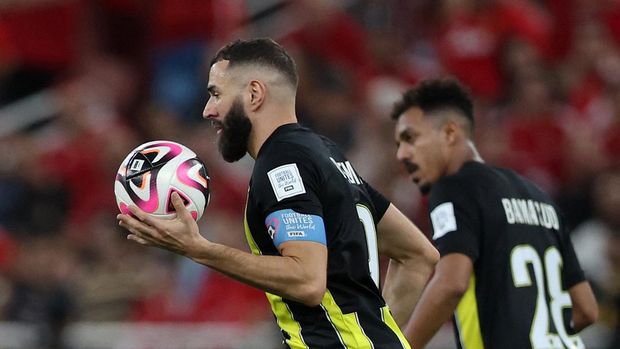 Soccer Football - Club World Cup - Second Round - Al Ahly v Al Ittihad - King Abdullah Sports City, Jeddah, Saudi Arabia - December 15, 2023  Al Ittihad's Karim Benzema celebrates scoring their first goal REUTERS/Amr Abdallah Dalsh