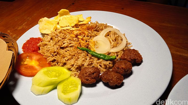 Ajib! Ada Nasi Kebuli dan Biryani khas Timur Tengah di Kota Tua