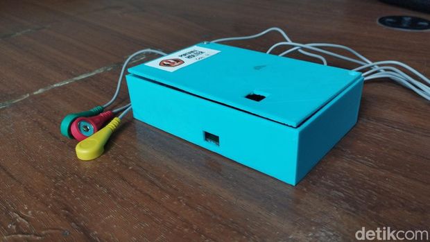 Alat pemeriksaan EKG buatan pakar Unpad Arjon Turnip dan rekan