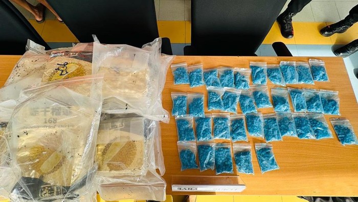 Polisi menangkap tiga orang pria di Bulungan, Kalimantan Utara (Kaltara) usai kedapatan membawa sabu seberat 15 kilogram dan 3.400 butir ekstasi asal Malaysia.