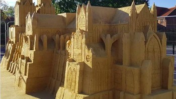 Bangunan katedral, terlihat simpel namun sebenarnya butuh proses pembuatan yang panjang. (Foto: Brightside)