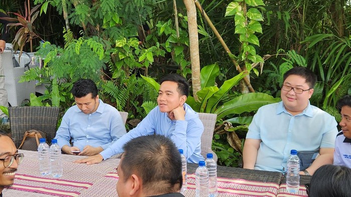 Gibran Rakabuming di Kafe Open House, Balikpapan, Kalimantan Timur, Sabtu (16/12/2023).