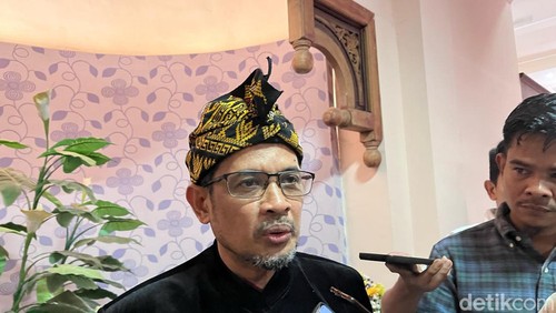 Ketua TKD Anies-Muhaimin alias AMIN di NTB Yek Agil saat ditemui di Kantor DPRD NTB pada Jumat (15/12/2023).
Foto: Helmy Akbar / detikBali