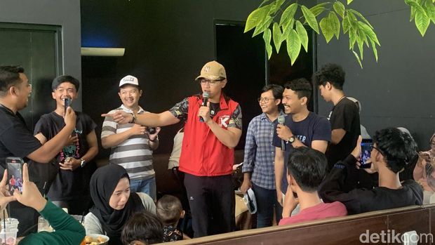 Ketum PSI Kaesang Pangarep bertemu sejumlah influencer di Solo. Dia mengatakan anak muda dapat membantu memberantas korupsi dengan dukung RUU Perampasan Aset. (Mulia Budi/detikcom)