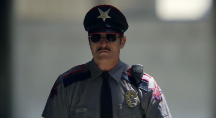 Kim Coates sebagai Opsir Downe pada film Officer Downe (2016)