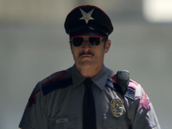 Kim Coates sebagai Opsir Downe pada film Officer Downe (2016)