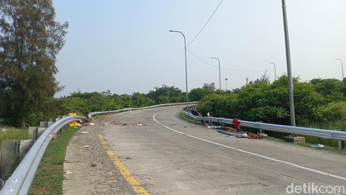 Kondisi tikungan tajam lokasi kecelakaan bus maut di Tol Cipali