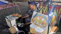 Selain menikmati sejarahnya, para pengunjung juga bisa menyantap kuliner yang ada di sana. Ada beberapa area kulineran enak di kawasan kota Tua. Foto: detikFood