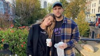 Maarten Paes juga selalu romantis dengan kekasihnya. Hangout bersama dilengkapi dengan minuman dan camilan nikmat untuk mengisi perut. Foto: Instagram/maartenpaes