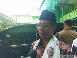 Mahfud: Kalau Dikasih Uang Terima Aja, Diteror Pilih Ini-Itu Iyain Aja