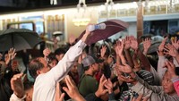 Menurut umat Katolik Filipina, Simbang Gabi menjadi sarana untuk memperbaiki diri, tingkah laku dan hidup serta kesempatan membangun pertobatan yang meringankan beban jiwa, hati, persaan dan kehendak.  