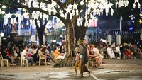 Simbang Gabi adalah sebuah Tradisi Iman menjelang Perayaan Natal yang sudah mentradisi dan membudaya serta mengakar dalam kehidupan umat Katolik Filipina.