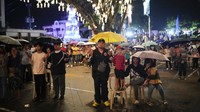Secara harafiah Simbang Gabi berarti Ke gereja pada malam hari. Ketika diartikan dalam konteks iman Katolik Filipina, Simbang Gabi adalah Perayaan Ekaristi (misa) yang dilakukan pada Malam Hari tepatnya pada subuh pkl. 04.00.  