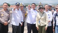 Menhub menyampaikan dari hasil pemetaan ada tiga titik krusial yang menjadi perhatian selama masa libur Natal dan Tahun Baru 2023/2024.
