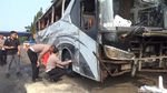 Penampakan Bus yang Terlibat Kecelakaan Maut di Tol Cipali