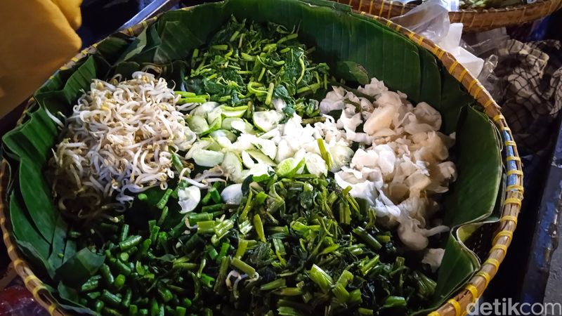 Seru!  Wisata Kuliner di Kota Tua, Cicipi Pecel Sayur dan Es Irisan