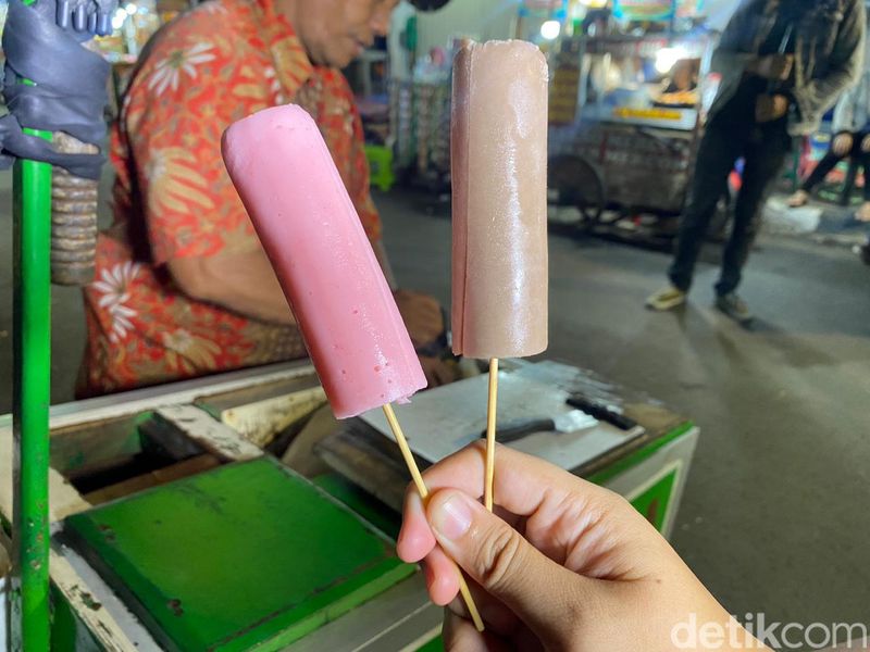 Asyik! Wisata Kuliner di Kota Tua Cicip Pecel Sayur hingga Es Potong