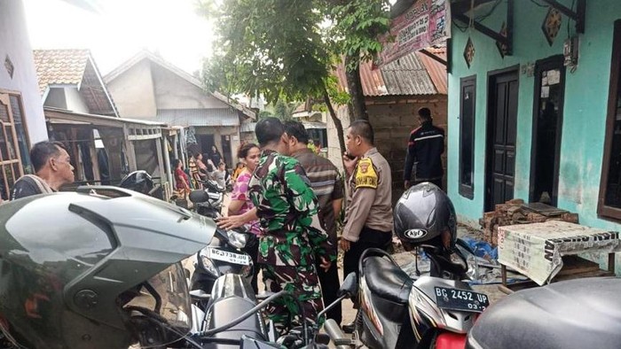 Polisi mengamankan 3 pemuda yang sering terlibat tawuran.