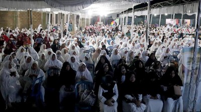 Potret Ribuan Jemaah Gelar Doa dan Zikir Akhir Tahun di Babel