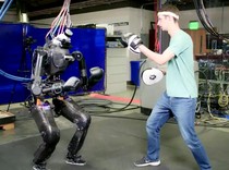 Nadia, Robot Petinju yang Bisa Berduel Lawan Manusia