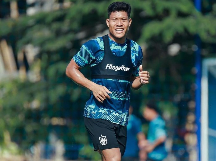 Sempat absen di laga sebelumnya, Bek PSIS Semarang, Wahyu Prast kemungkinan akan bermain melawan Madura United di pekan 23, Sabtu (16/12/2023).