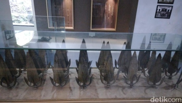 Senjata perang prajurit Keraton Kasepuhan Cirebon.