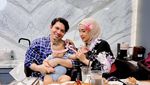 Seru! Momen Irwansyah Makan Bareng Zaskia Sungkar dan Temannya