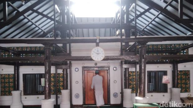 Tajug Agung Pangeran Kejaksan Kota Cirebon