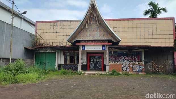 Temuan bayi di bangunan kosong bekas RM Padang.