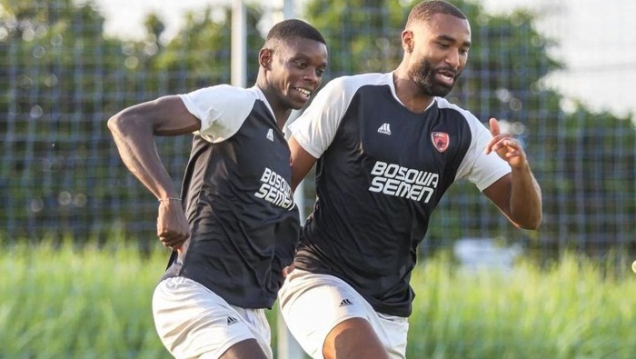 Adilson Silva dan Yuran Fernandes pada sesi latihan PSM Makassar jelang melawan Persik Kediri dalam laga Liga 1 2023/2024.