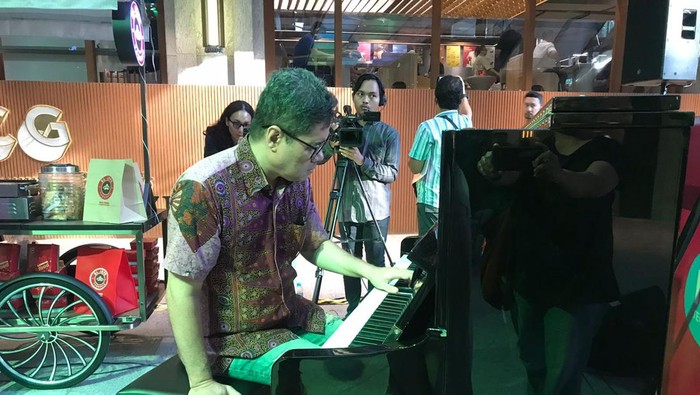 Ananda Sukarlan saat ditemui di salah satu kawasan Jakarta.