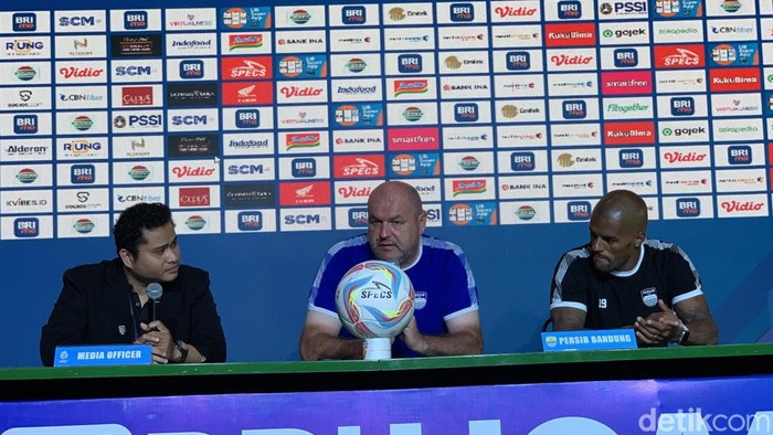 Potret presscon Persib Bandung (Pelatih Persib Bojan Hodak dan Striker Persib David Da Silva), Minggu (17/12/2023) di Gianyar.