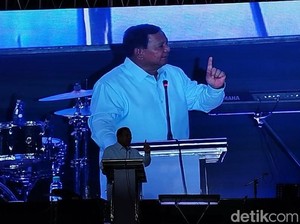 Prabowo di Blitar: Saya Ingin Petani Indonesia Pergi ke Sawah Naik Mobil!