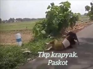 Viral 2 Remaja Perempuan Smackdown di Tengah Jalan Kota Pasuruan