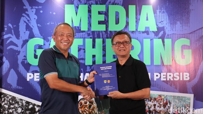 Glenn Sugita dan Prof Kunto.