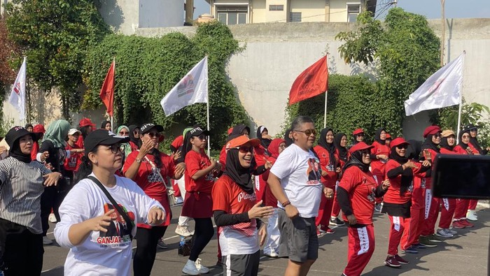 Hasto lari marathon bareng Siti Atikoh di Semarang