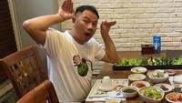 Hidangan Korean BBQ jadi menu kesukaan Vicky, mulai dari sayurannya sampai daging panggangnya. Foto: Instagram @vickyprasetyo777