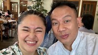 Kisah percintaan presenter sekaligus komedian Vicky Prasetyo selalu menarik perhatian. Kali ini Vicky mengaku ingin mempersunting Marshanda. Foto: Instagram @vickyprasetyo777