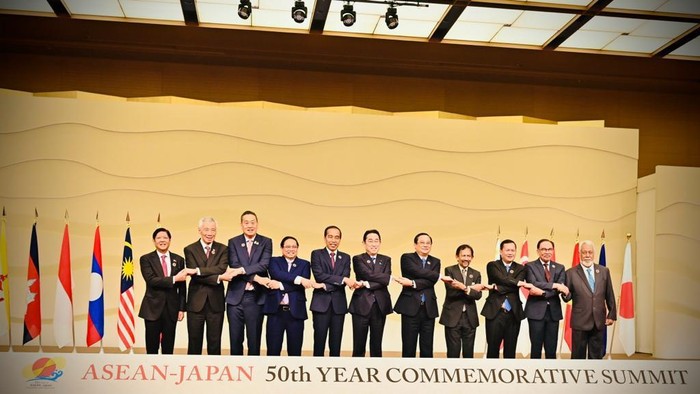 Jokowi Bareng PM Jepang dan Pemimpin ASEAN
