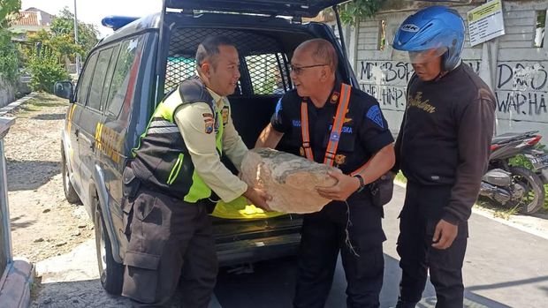 KAI Daop VI dan Polsek Kebakkramat melakukan pengecekan usai adanya pengganjalan di rel kereta, Minggu (17/12/2023).