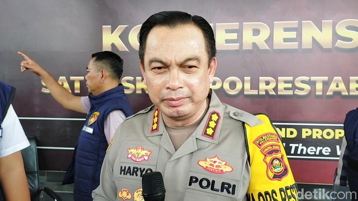 Kapolrestabes Palembang Kombes Pol Dr Harryo Sugihhartono