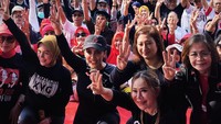 Acara senam pagi ini merupakan awal rangkaian Capres Ganjar Pranowo bersama Laju Indonesia dan relawan pemenangan Ganjar Mahfud berkampanye di Kabupaten Karawang. Setelah sehari sebelumnya Ganjar menyapa ribuan warga Kabupaten Bekasi di 3 titik lokasi, kali ini Ganjar Pranowo  akan turun di 4 titik lokasi seperti mengunjungi Rumah Perjuangan Proklamasi Rengasdengklok, Sholat Jumat bersama warga di Masjid Agung Syekh Quro serta Bertemu Aliansi Ormas Se- Karawang pada sore harinya.