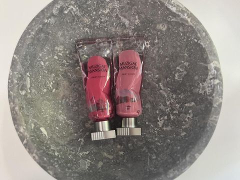 Lipstik Objek Liquid dari Muzigae Mansion